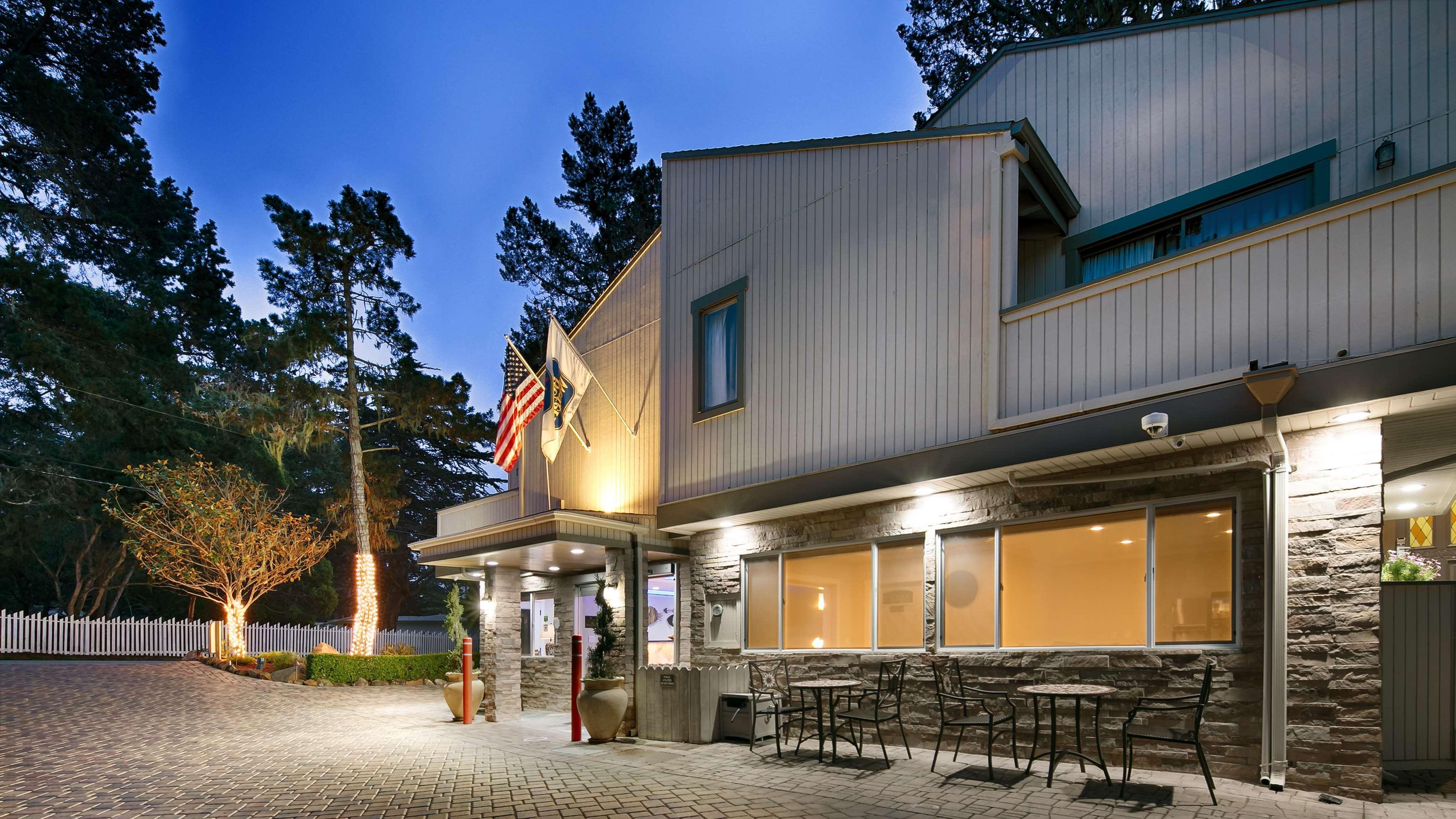 Best Western The Inn & Suites Pacific Grove Exterior foto