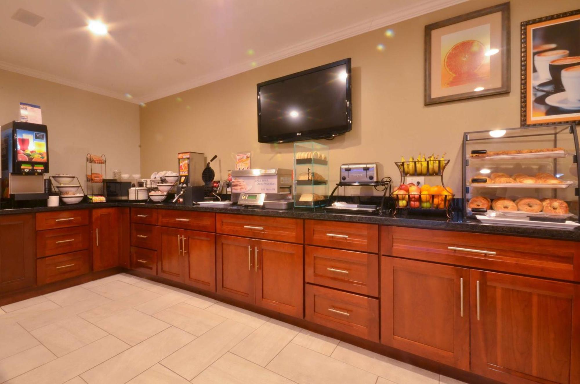 Best Western The Inn & Suites Pacific Grove Exterior foto